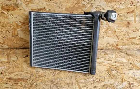 Toyota Prius (XW30) Heater blower radiator
