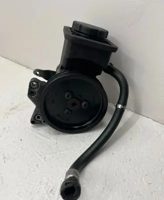 BMW 5 E60 E61 Power steering pump 7693974101