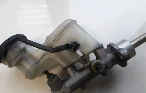 Honda Accord Master brake cylinder