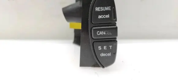 Steering wheel buttons/switches
