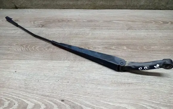 Volvo V70 Front wiper blade arm 30655615