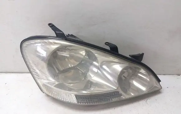 Toyota Avensis Verso Headlight/headlamp