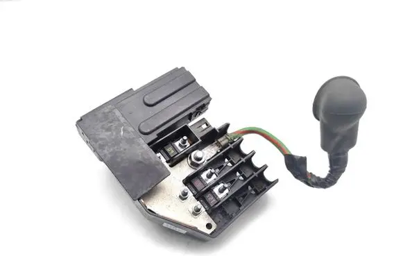 Ford Mondeo MK V Fuse module TOUT13111157