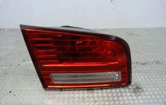 KIA Magentis Tailgate rear/tail lights