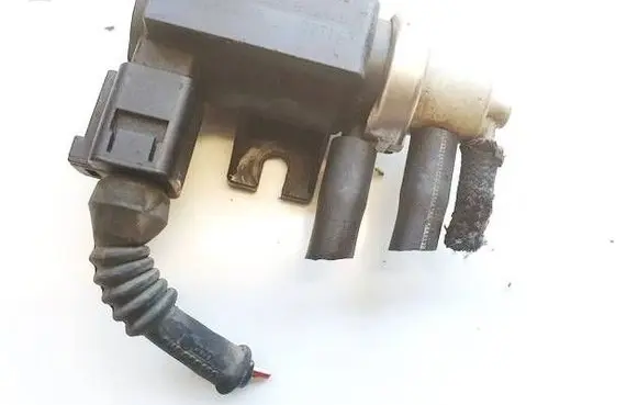 Volkswagen Golf IV Turbo solenoid valve 1J0906627B