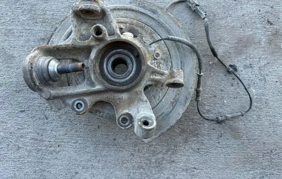 Jeep Grand Cherokee Rear wheel hub 04877113AB