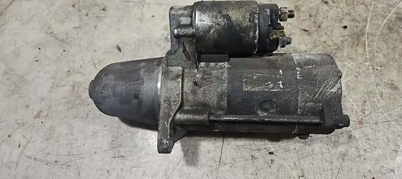 Subaru Impreza III Starter motor M002T89071