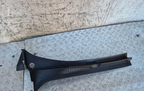 Volkswagen Golf Plus Wiper trim 5M0819404B