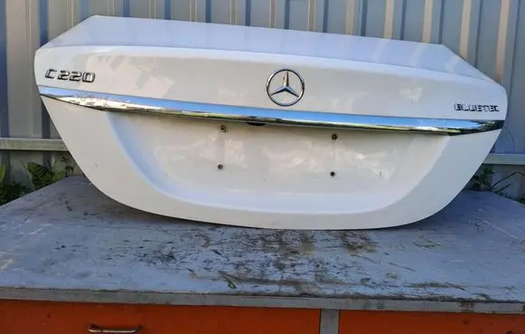 Mercedes-Benz C W205 Tailgate/trunk/boot lid
