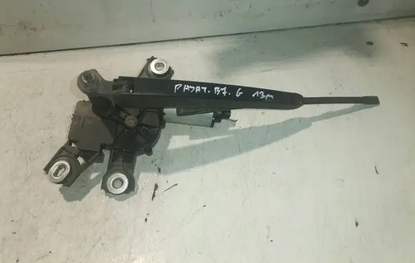 Volkswagen PASSAT B7 Rear window wiper motor 5G0955711A 53032812
