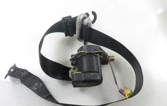 Volkswagen Golf IV Front seatbelt 330016956 1J4857705AA