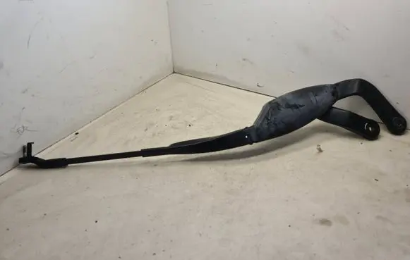 Mercedes-Benz E W211 Front wiper blade arm A2118200444