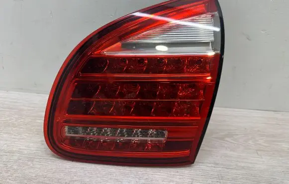 Porsche Cayenne (92A) Tailgate rear/tail lights 7P5945094L