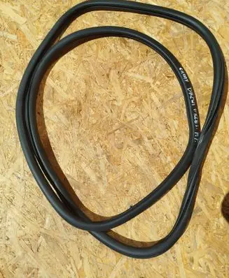 Volkswagen Caddy Rubber seal front door (on door)