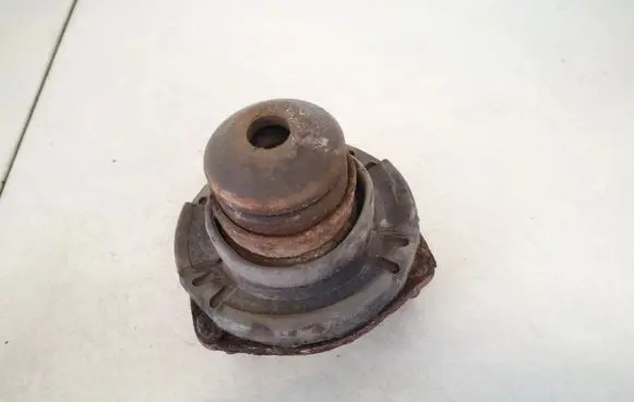 Jeep Grand Cherokee (WK) Front coil spring rubber mount 52089331ag