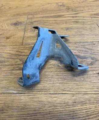 Opel Vivaro Power steering pump mounting bracket 996947948R