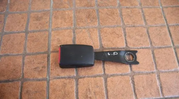 Mitsubishi Outlander Front seatbelt buckle 