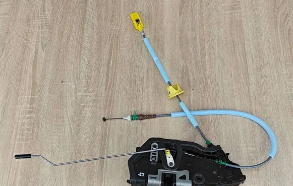 BMW 4 G22 G23 G24 G26 Rear door lock 7445045
