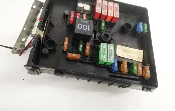 Volkswagen Golf V Fuse box set 1k0937125a