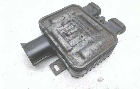 Volvo S60 Coolant fan relay 940011200