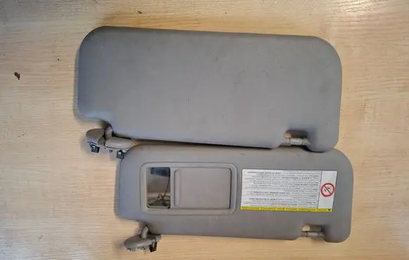 Toyota Yaris Sun visor