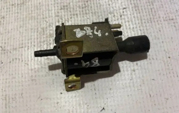 Mercedes-Benz E W210 Turbo solenoid valve a0015407097 0015407097