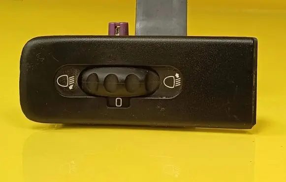 Renault Laguna I Headlight level height control switch 7700822799