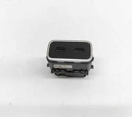 Mercedes-Benz GLE W167 USB socket connector A1678203403