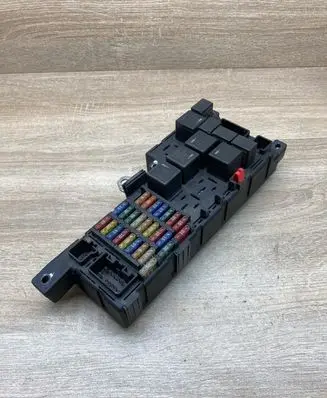 Volvo XC90 Fuse module 8678449 518827019