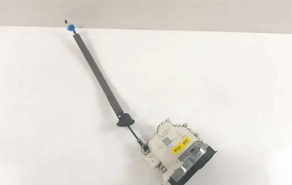 Audi A1 Rear door lock 8X0839015