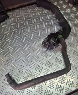 Opel Vivaro Thermostat/thermostat housing 8200781512