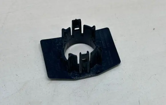 Porsche Cayenne (92A) Rear parking sensor holder (PDC) 7P5807592A