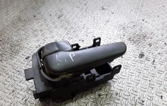 Nissan X-Trail T30 Front door interior handle
