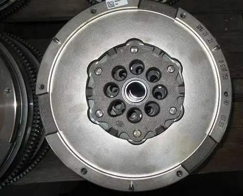 BMW 2 F45 Dual mass flywheel 8698751T
