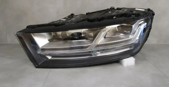 Audi Q7 4M Headlight/headlamp 4M0941035
