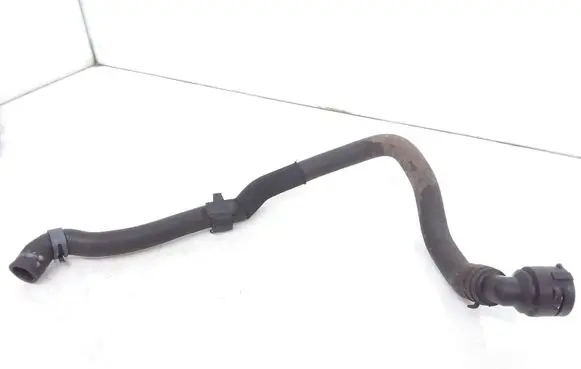 Volkswagen PASSAT B7 Engine coolant pipe/hose 3AA122157