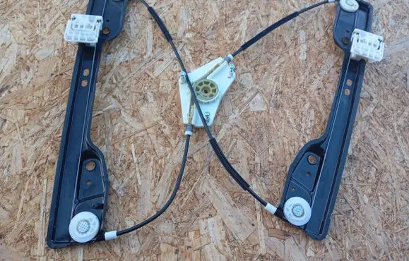 Fiat Freemont Front window lifting mechanism without motor 961925102