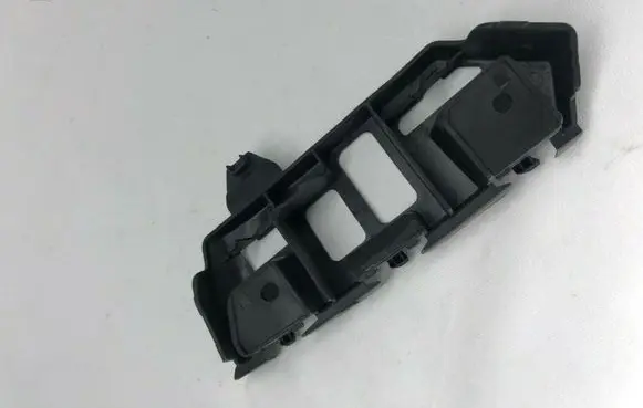 Porsche Cayenne (92A) Bumper support mounting bracket corner 7P5807483