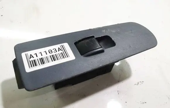 Mitsubishi Colt Electric window control switch mn141018 c8d-d3859m