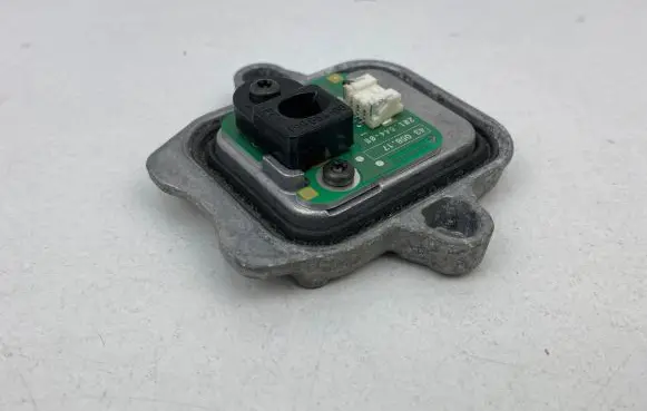 BMW 3 F30 F35 F31 LED ballast control module 19966000