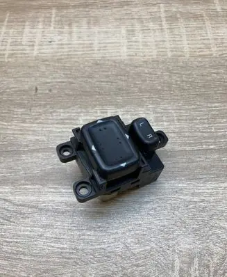 Toyota Corolla Verso AR10 Wing mirror switch 183608