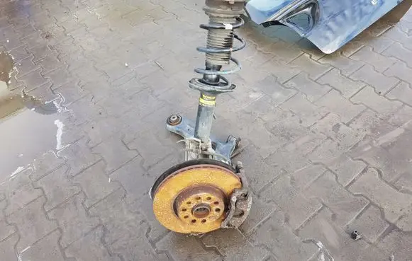Volkswagen Touran III Front wheel hub spindle knuckle 5Q0407258A