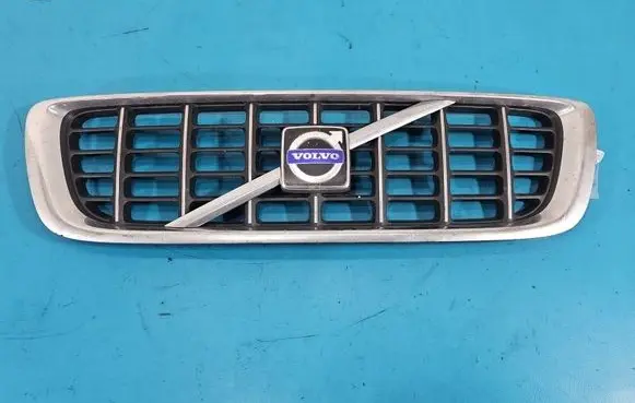 Volvo V70 Front bumper upper radiator grill 30678627 IMPRK1563450