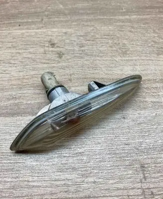 BMW 3 E46 Front fender indicator light 8382104