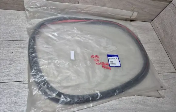 Volvo V60 Front door rubber seal 32229228