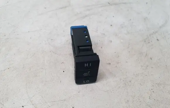 Toyota Auris E180 Seat heating switch 191698