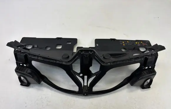 Renault Captur Front bumper upper radiator grill 620902271R S157