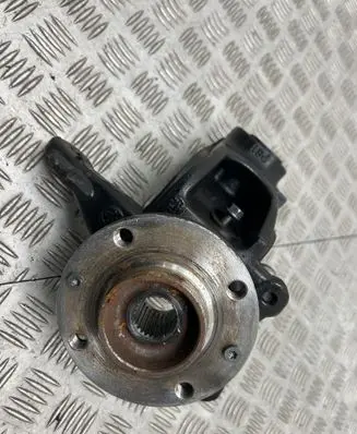 Front wheel hub
