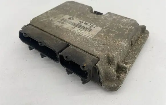 Volkswagen Polo III 6N 6N2 6NF Engine control unit/module 038906013K 0281001749 28SA3403