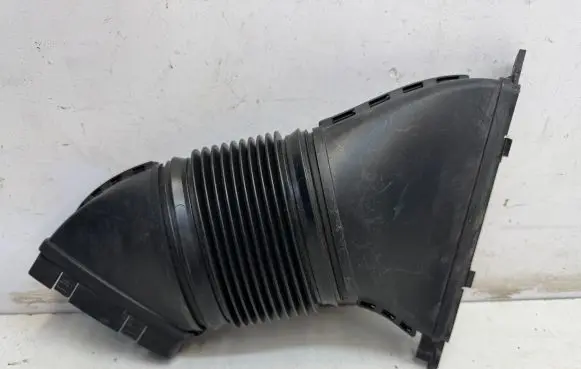 Maserati Levante Air intake duct part 670031925